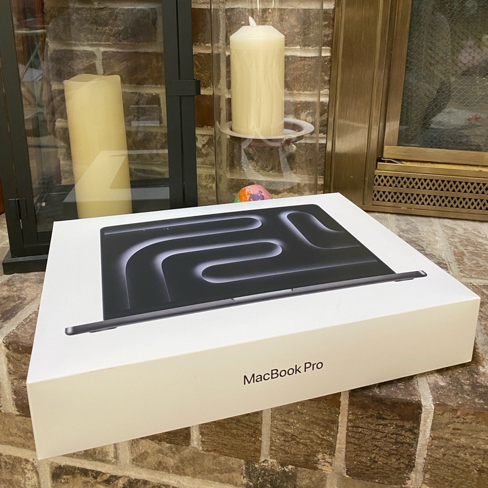 APPLE MacBook Pro BOX ONLY